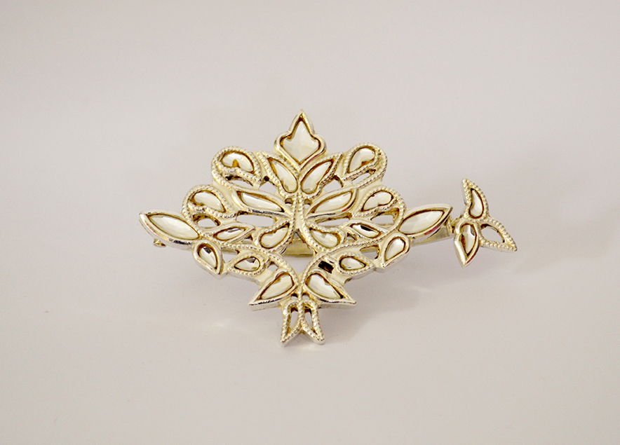 Kundan Hair-Clip, from the Mumtaz collection.