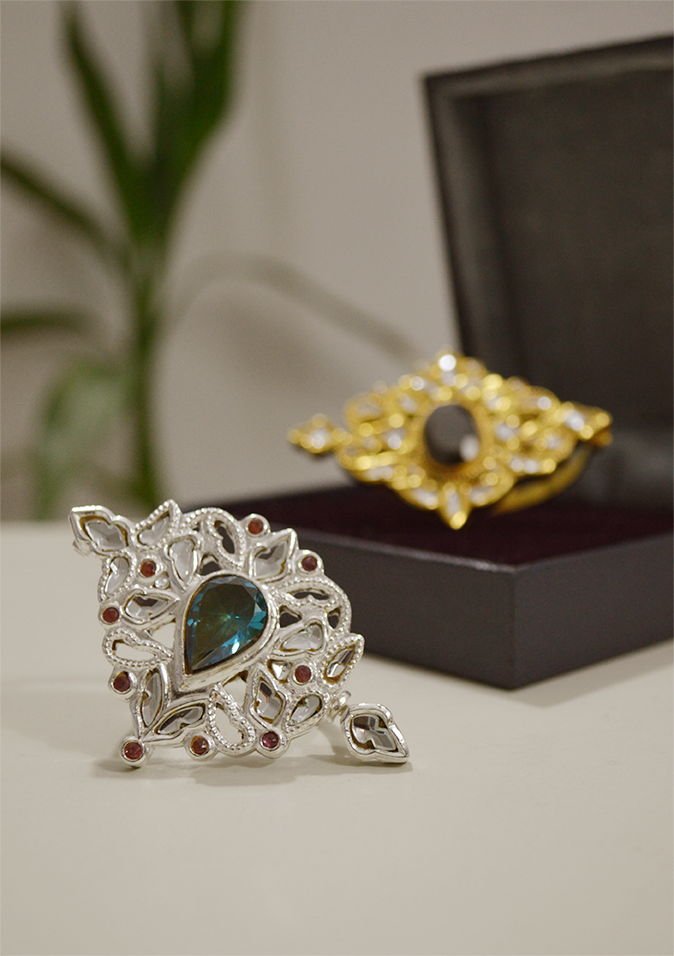 Kundan Hair-Clip with Aqua Zircon, from the Mumtaz collection.